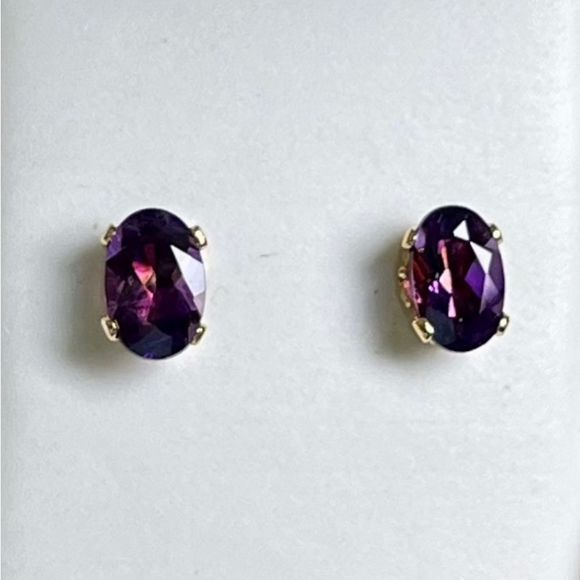 925 GP gemstone nip pierced earrings, purple - Picture 1 of 10